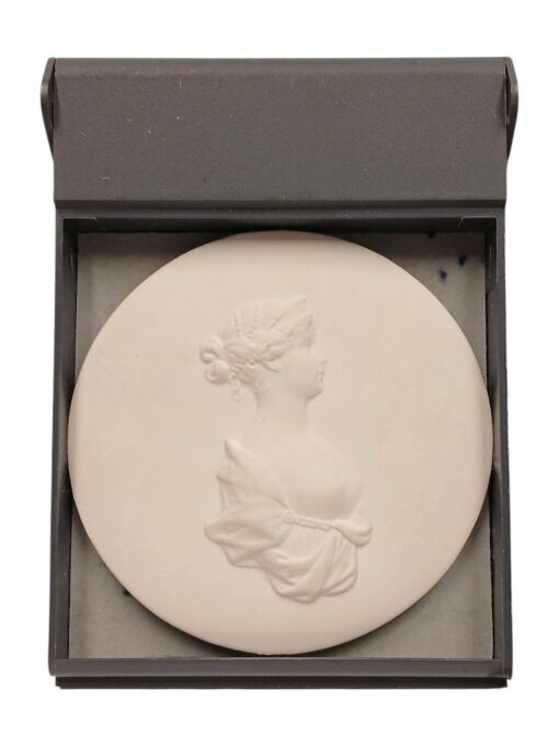 Portselanist medaljon karbis - Image 2