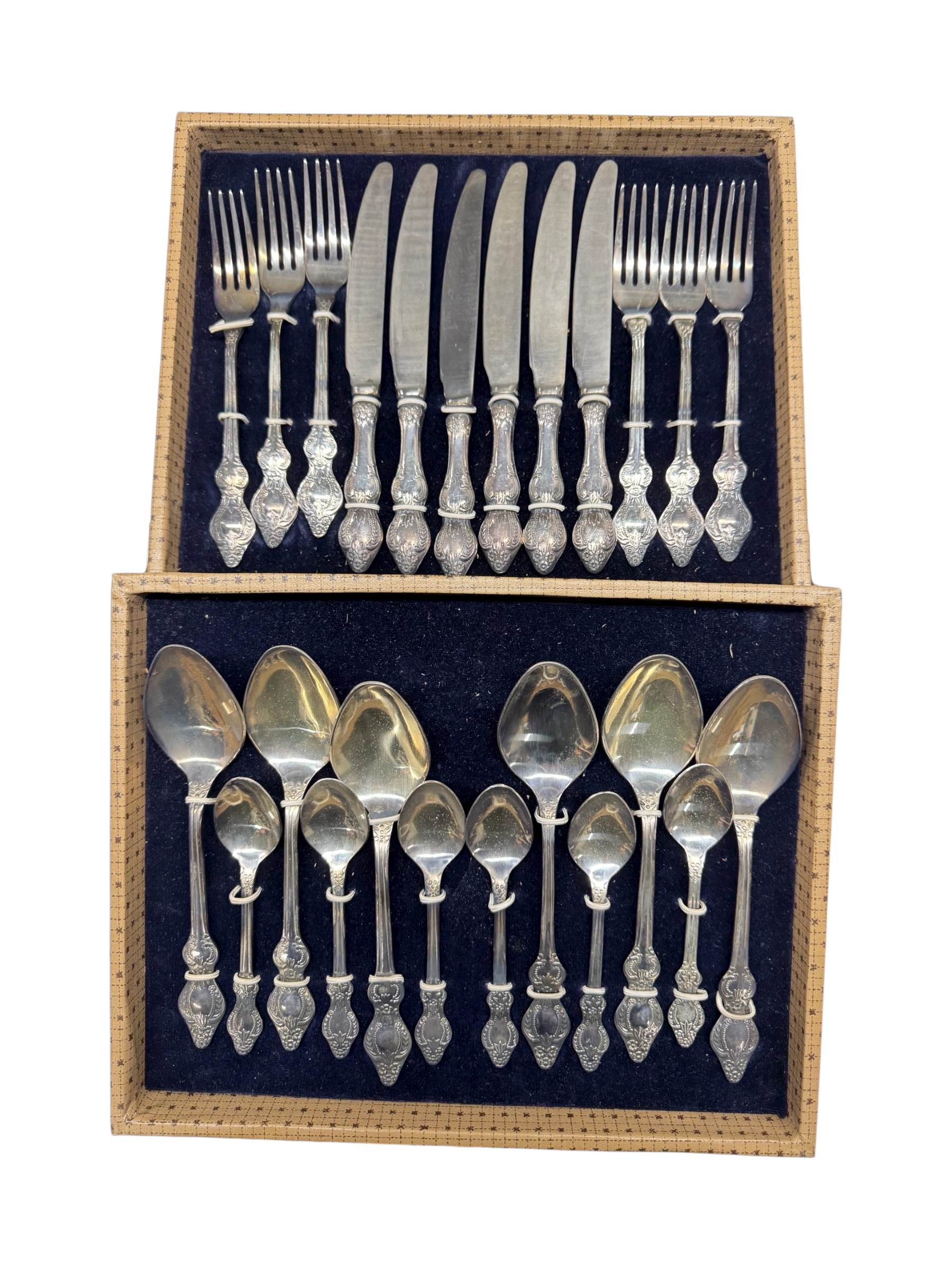 Söögilauakomplekt RMZ MNC uushõbe